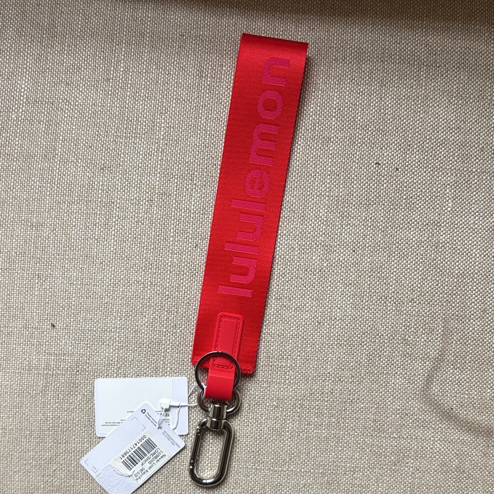 Lululemon Athletica Never Lost keychain NWT